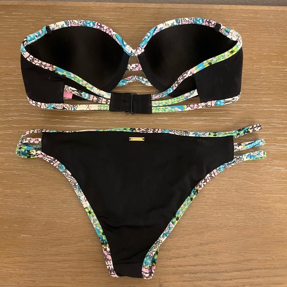 Victoria Secret Bikini - Picture 3 of 4